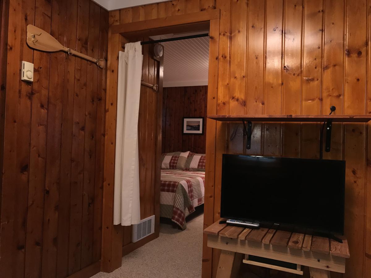 Cedar Ridge Motel 4*